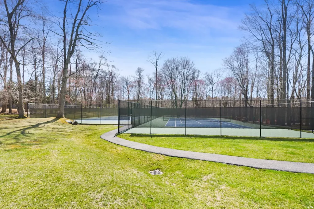136 Ruxton Road Mount Kisco NY 10549