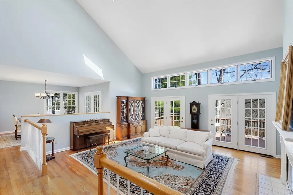 136 Ruxton Road Mount Kisco NY 10549