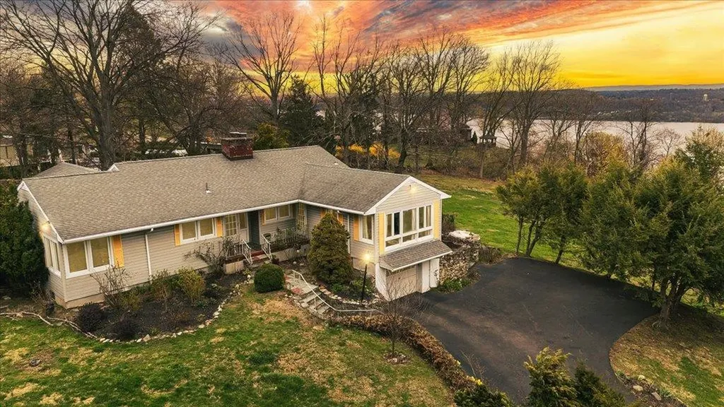 37 Echo Lane Newburgh NY 12550