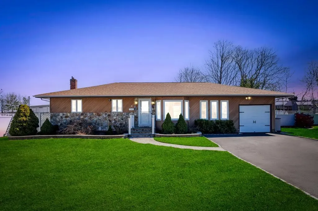 9 Ruth Boulevard Commack NY 11725