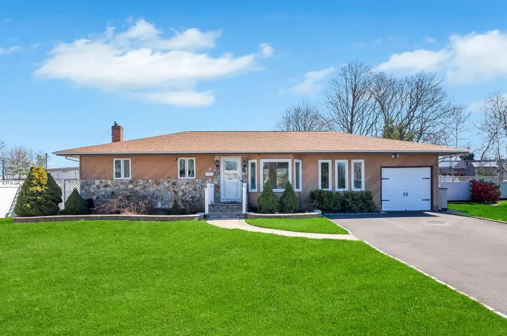 9 Ruth Boulevard Commack NY 11725