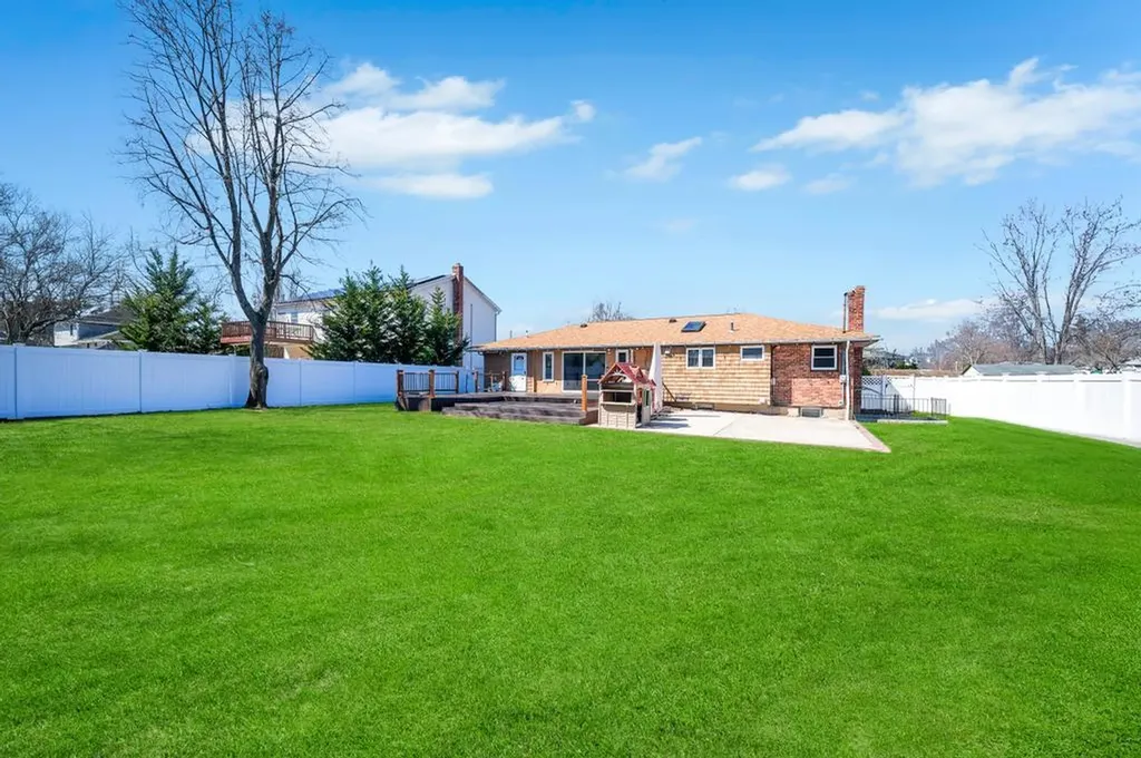 9 Ruth Boulevard Commack NY 11725