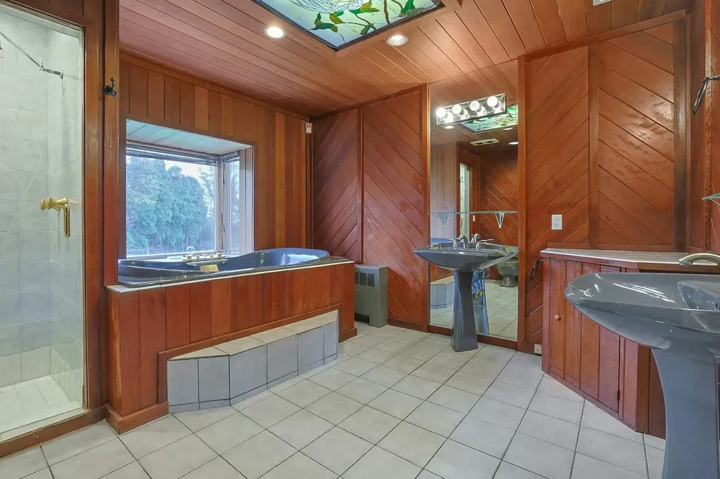 20 Lochland Road Valhalla NY 10595
