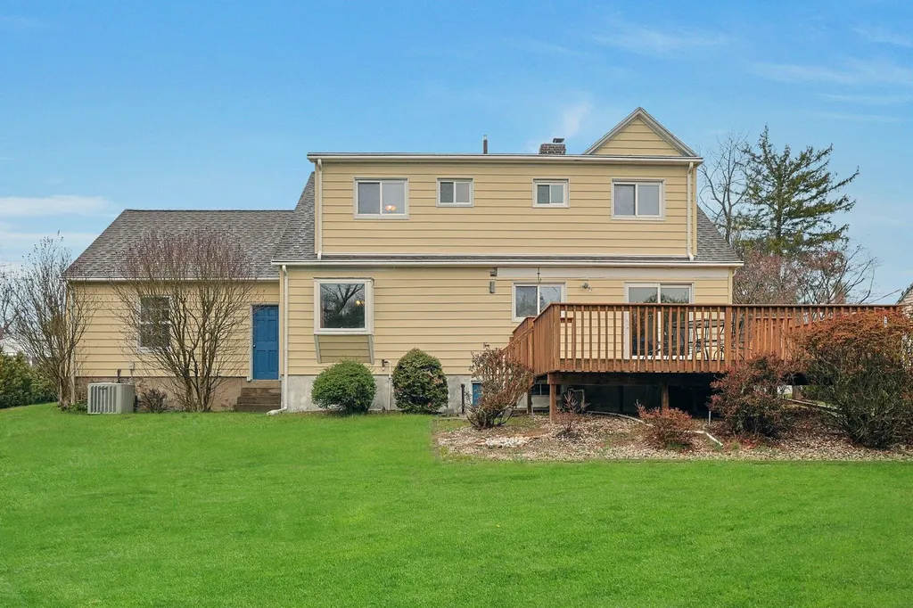 20 Lochland Road Valhalla NY 10595