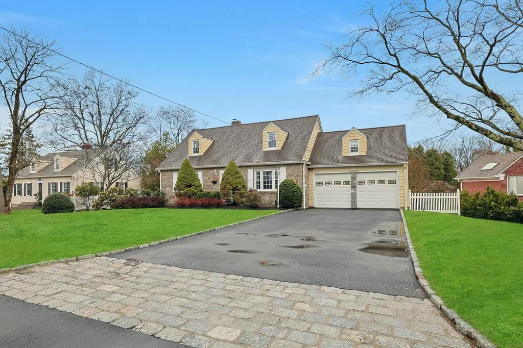 20 Lochland Road Valhalla NY 10595
