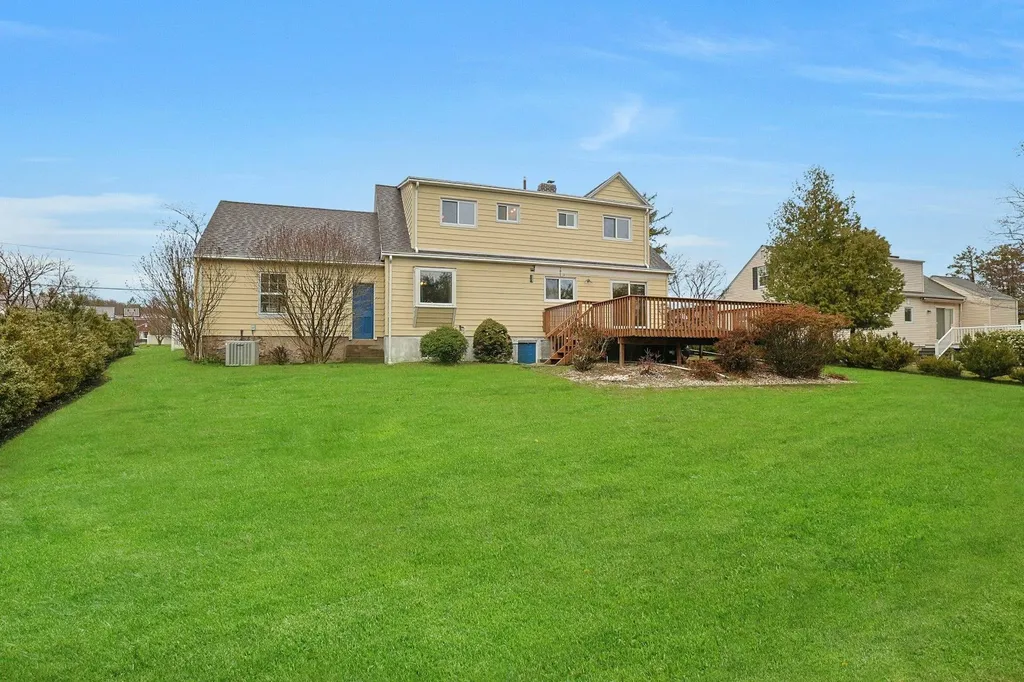 20 Lochland Road Valhalla NY 10595