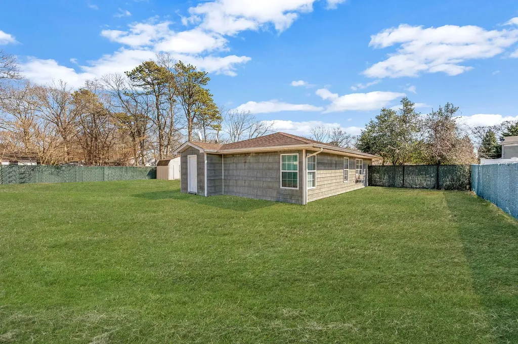 91 Eleanor Avenue Mastic NY 11950