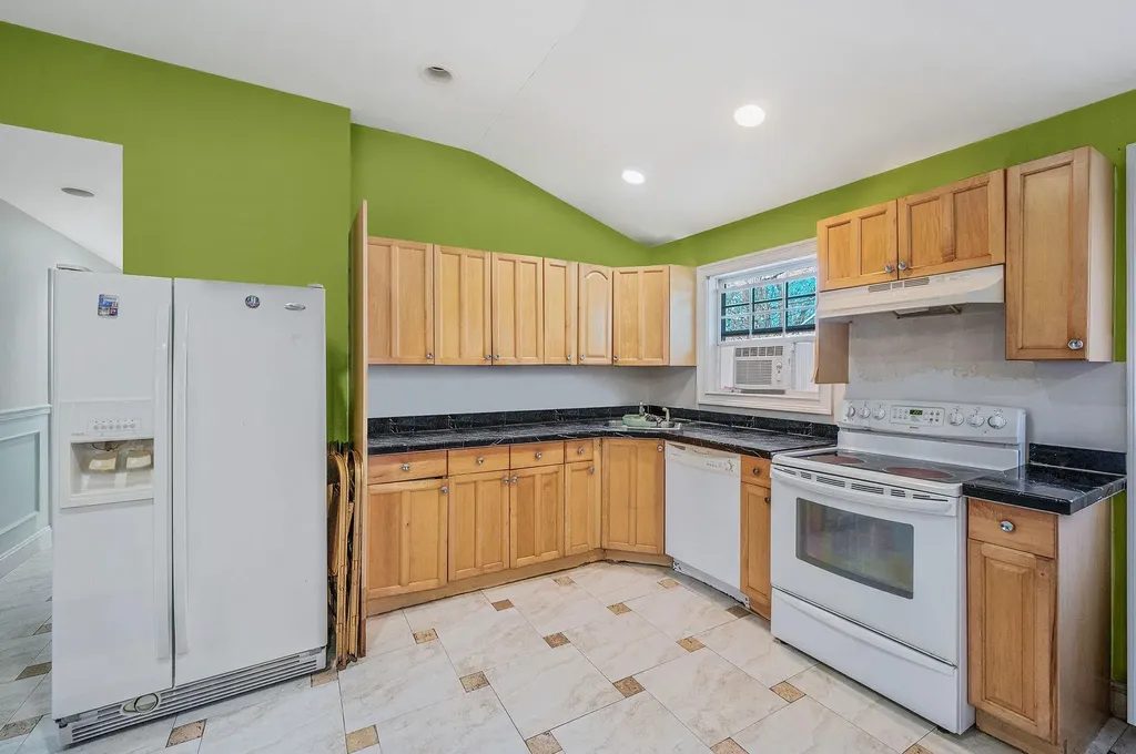 91 Eleanor Avenue Mastic NY 11950