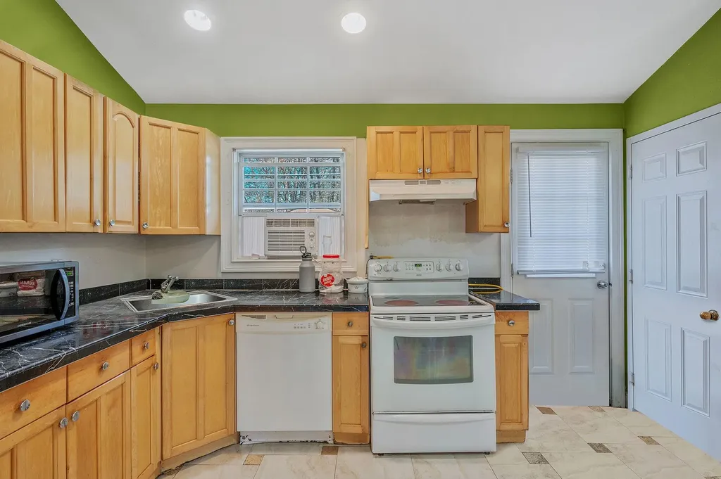 91 Eleanor Avenue Mastic NY 11950
