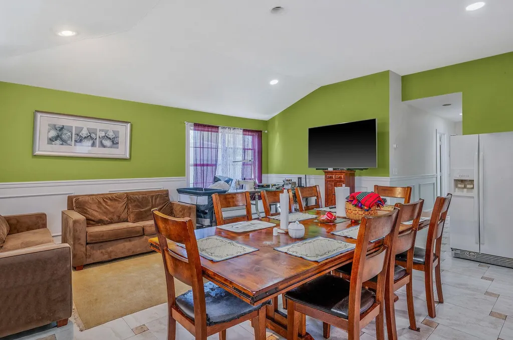 91 Eleanor Avenue Mastic NY 11950