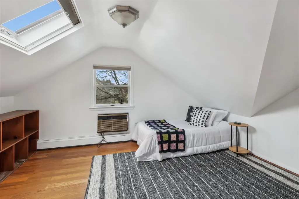 5 Lexington Avenue Malverne NY 11565
