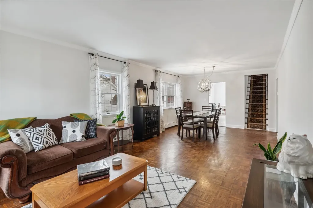 5 Lexington Avenue Malverne NY 11565