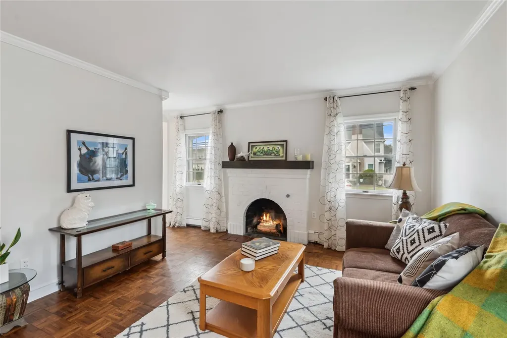 5 Lexington Avenue Malverne NY 11565