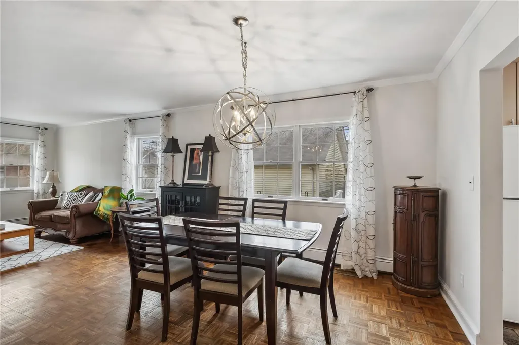 5 Lexington Avenue Malverne NY 11565