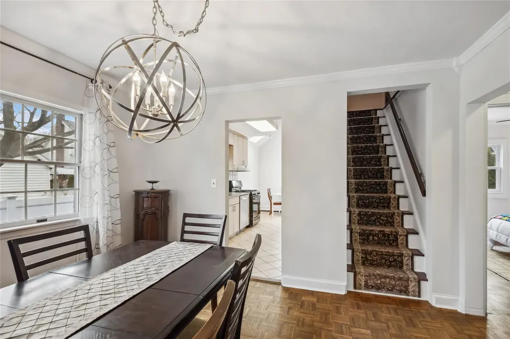 5 Lexington Avenue Malverne NY 11565