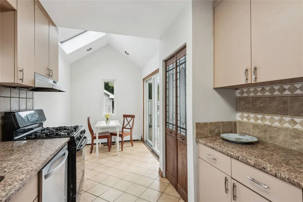 5 Lexington Avenue Malverne NY 11565