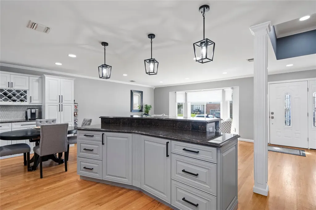 30 Deborah Road Syosset NY 11791
