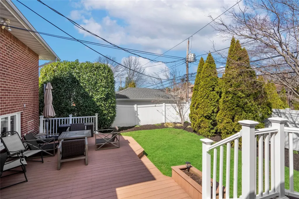 30 Deborah Road Syosset NY 11791