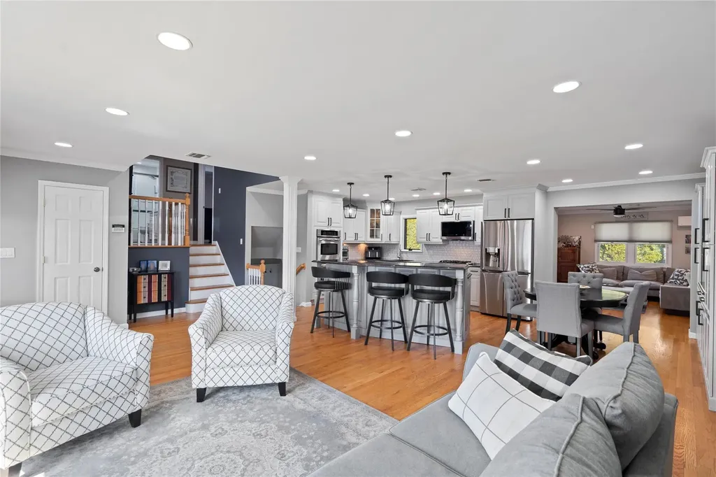 30 Deborah Road Syosset NY 11791