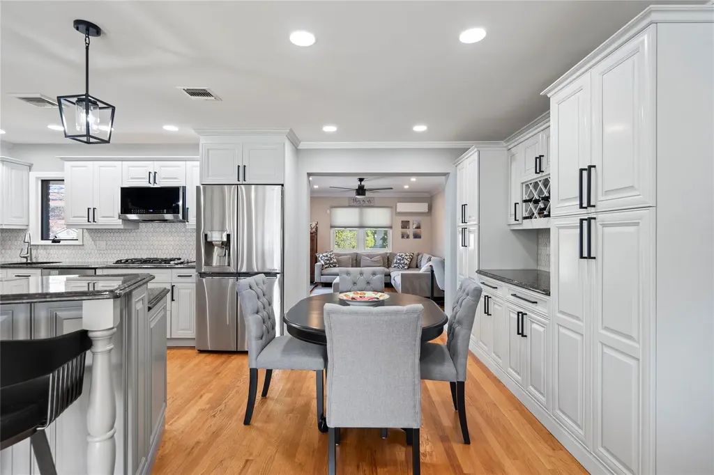 30 Deborah Road Syosset NY 11791