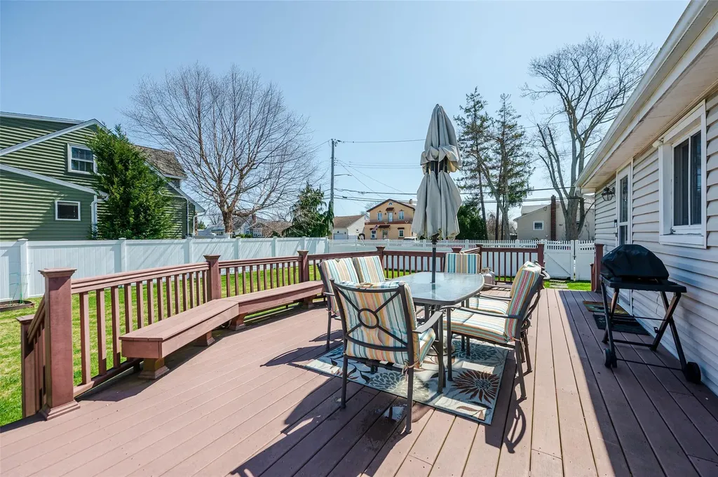 3345 Park Avenue Oceanside NY 11572