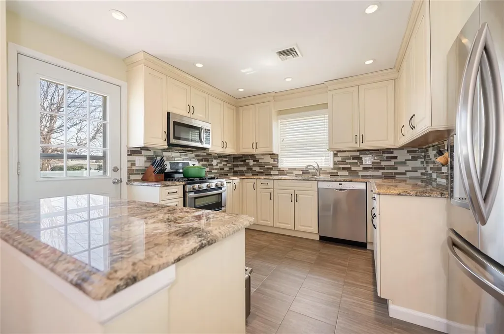 3345 Park Avenue Oceanside NY 11572