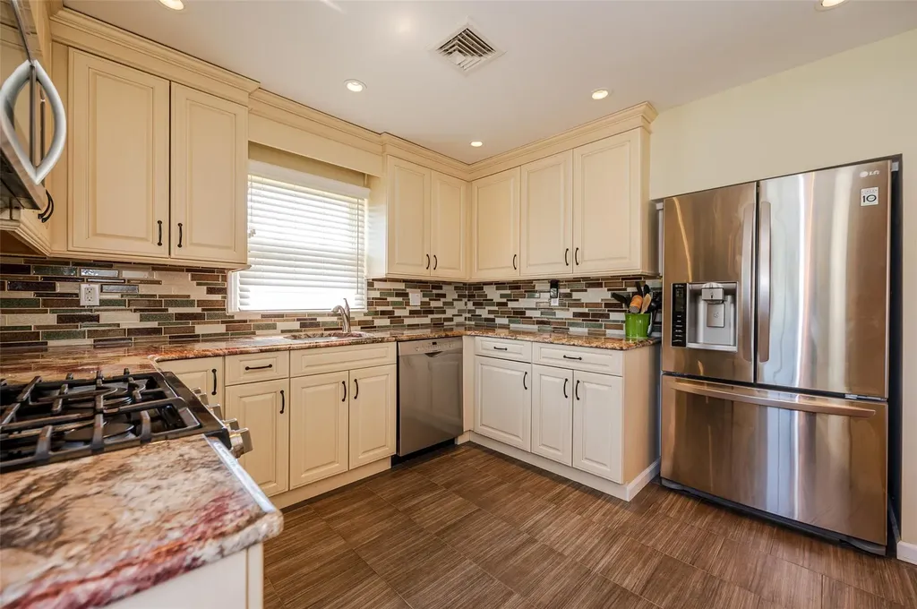 3345 Park Avenue Oceanside NY 11572