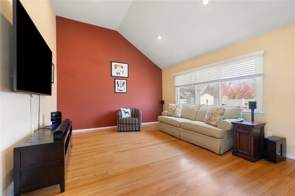 3345 Park Avenue Oceanside NY 11572