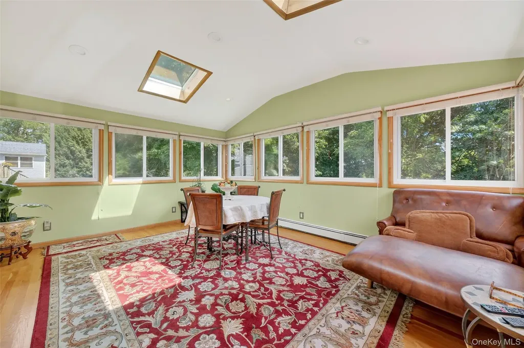 6 North Drive Poughkeepsie NY 12603