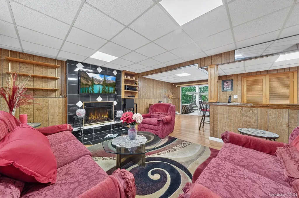 6 North Drive Poughkeepsie NY 12603