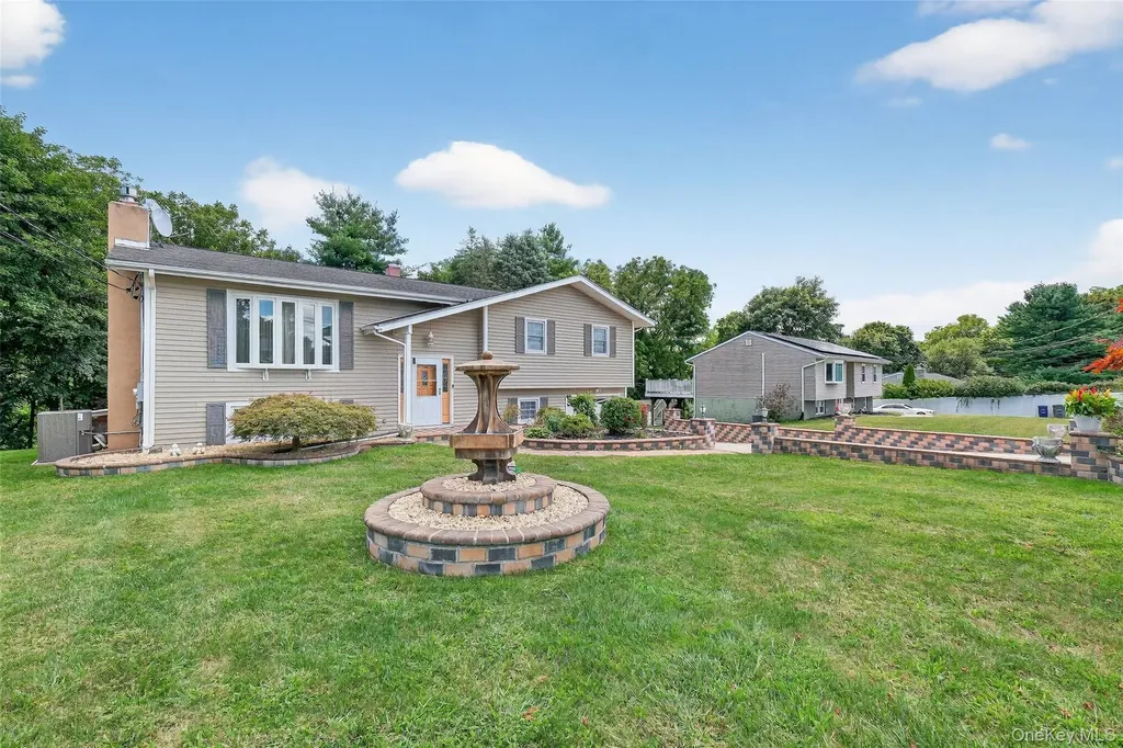 6 North Drive Poughkeepsie NY 12603