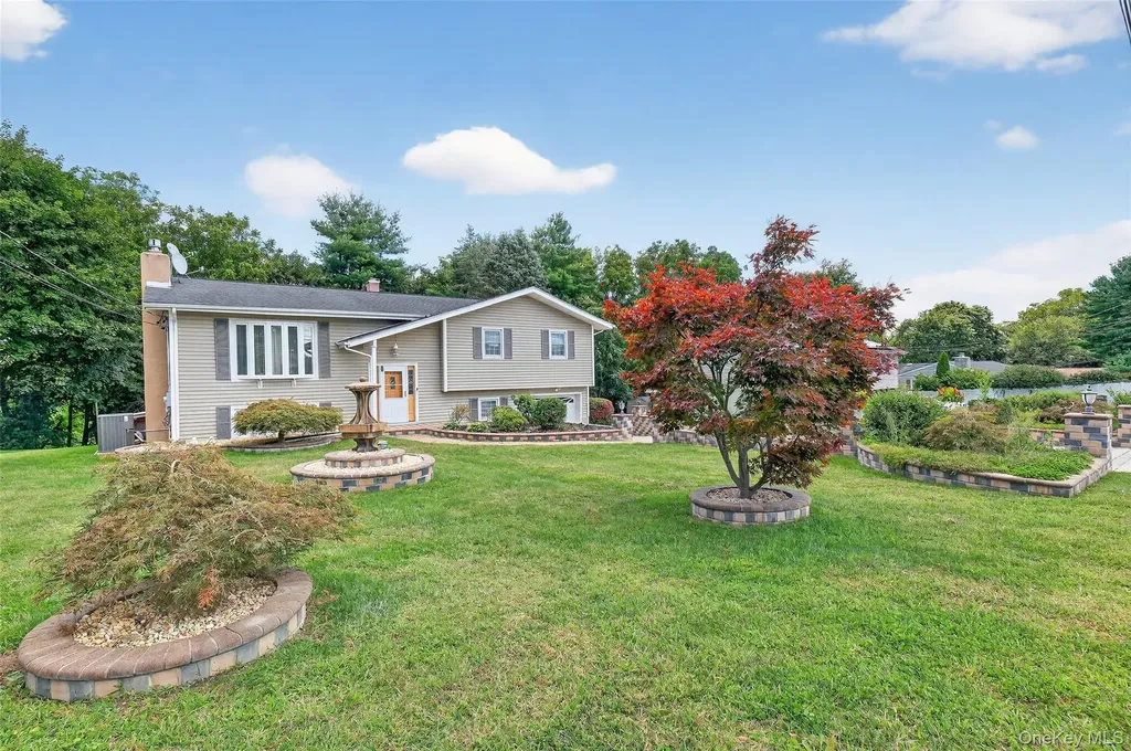 6 North Drive Poughkeepsie NY 12603