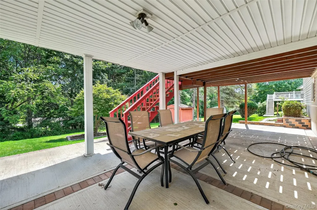 6 North Drive Poughkeepsie NY 12603