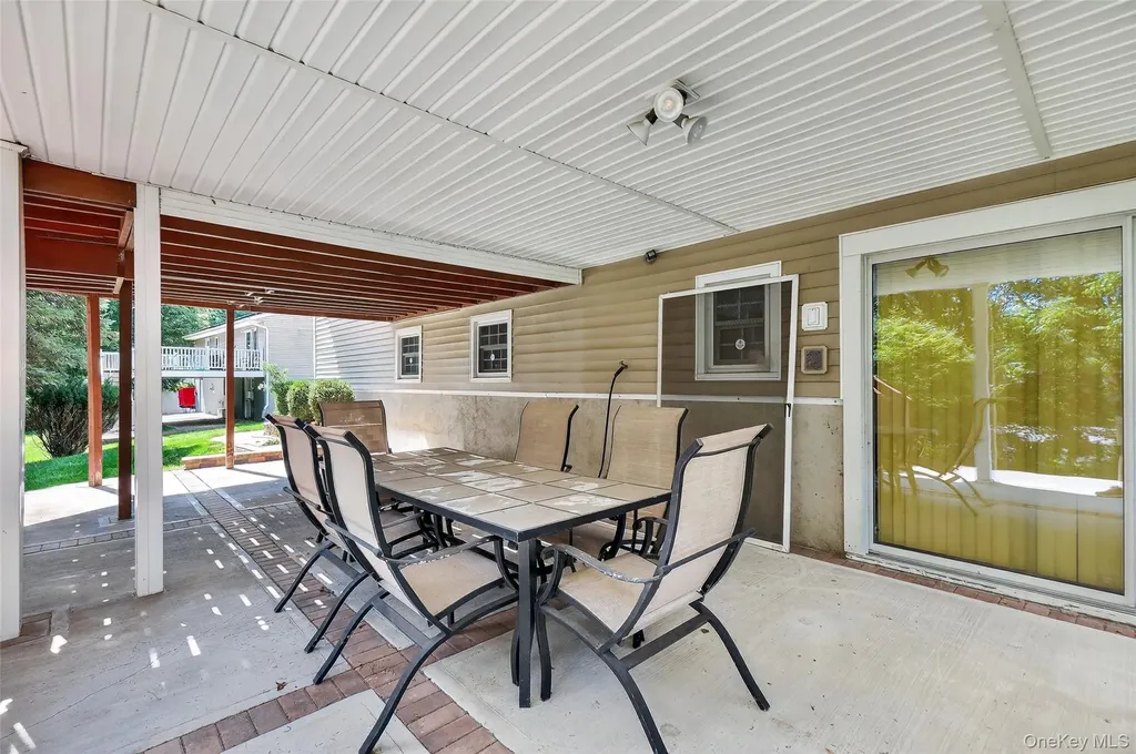 6 North Drive Poughkeepsie NY 12603
