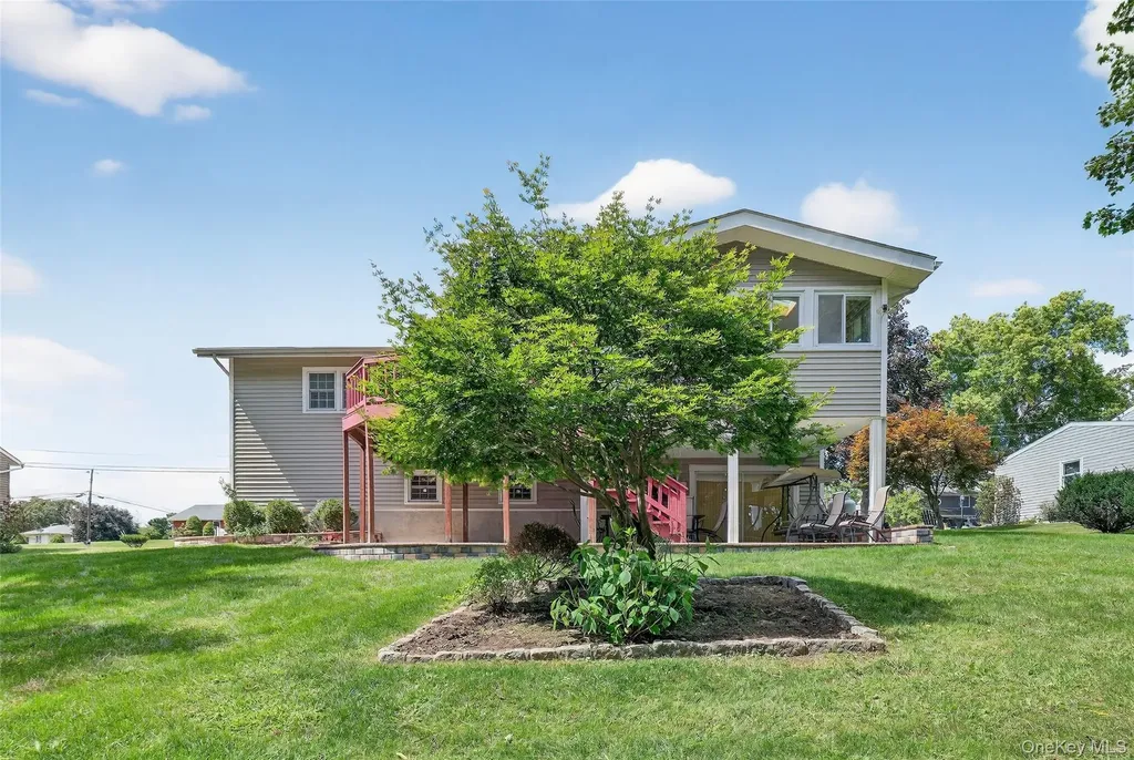 6 North Drive Poughkeepsie NY 12603