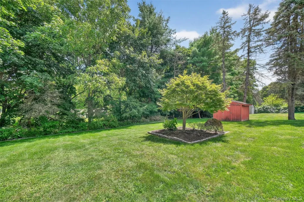 6 North Drive Poughkeepsie NY 12603