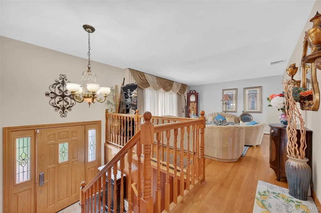 6 North Drive Poughkeepsie NY 12603
