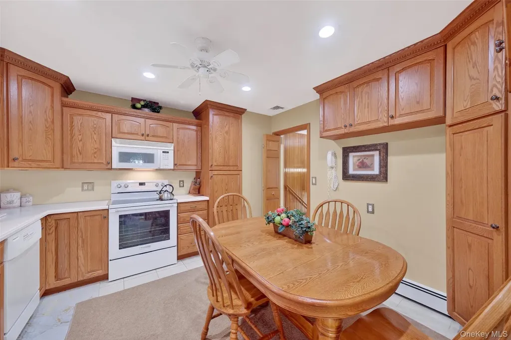 6 North Drive Poughkeepsie NY 12603
