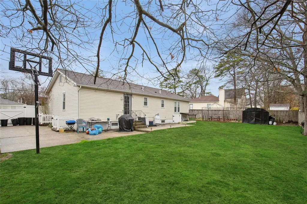 5 Bonny Drive Mastic NY 11950