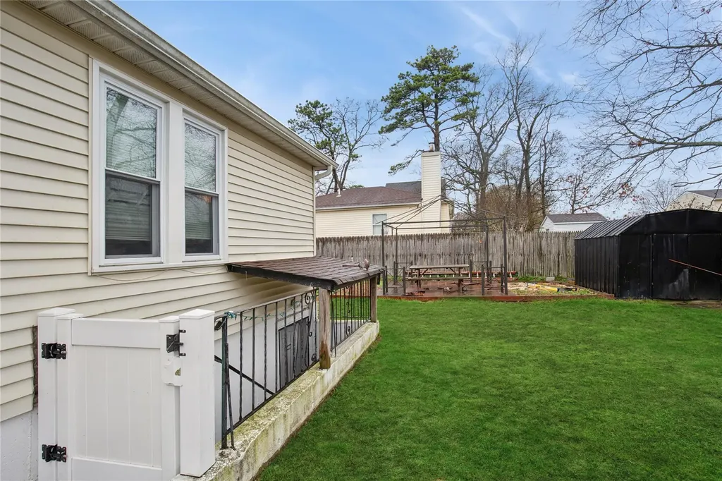 5 Bonny Drive Mastic NY 11950