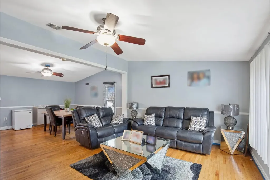 5 Bonny Drive Mastic NY 11950