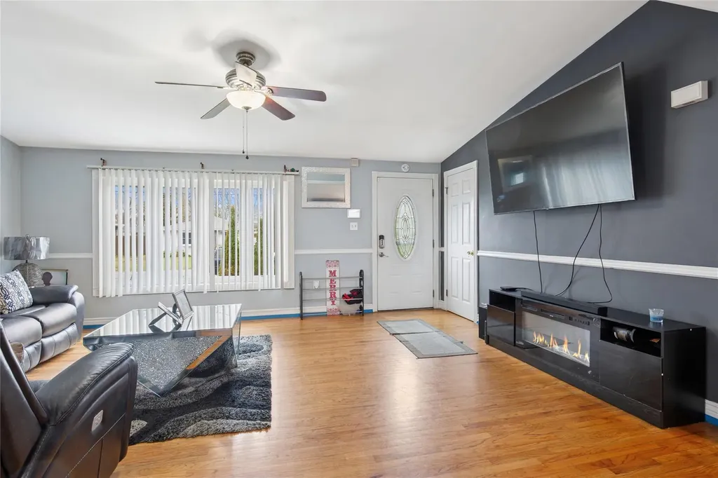 5 Bonny Drive Mastic NY 11950