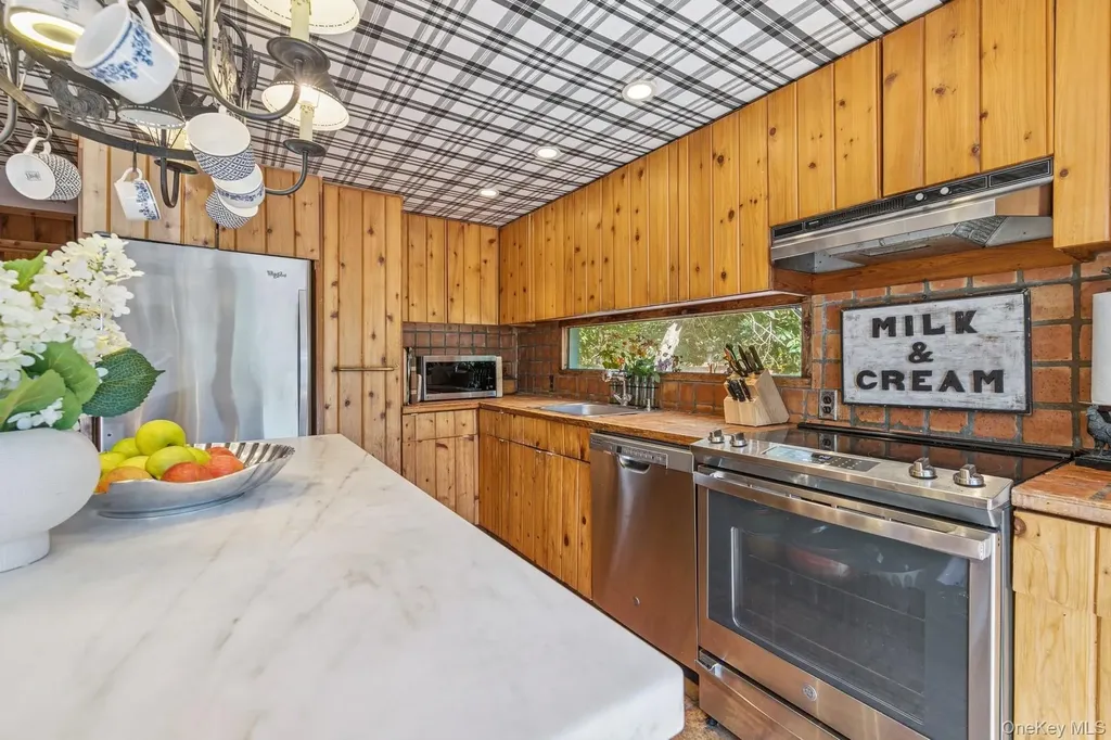 4 Marion Lane East Hampton NY 11937