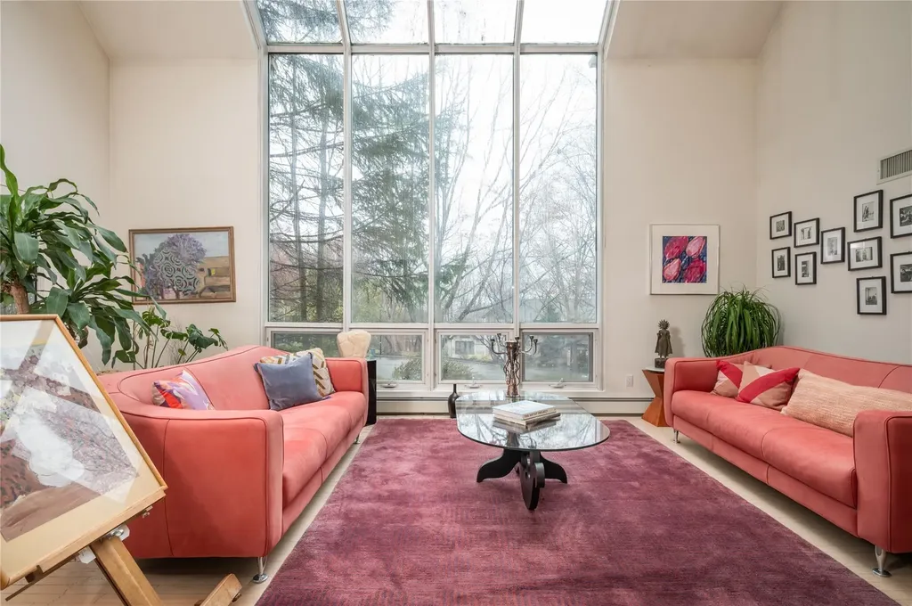 9 Verity Lane Roslyn NY 11576
