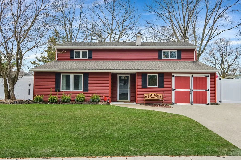 18 Corvette Road Selden NY 11784