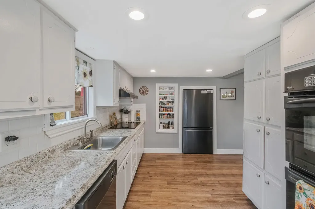 18 Corvette Road Selden NY 11784