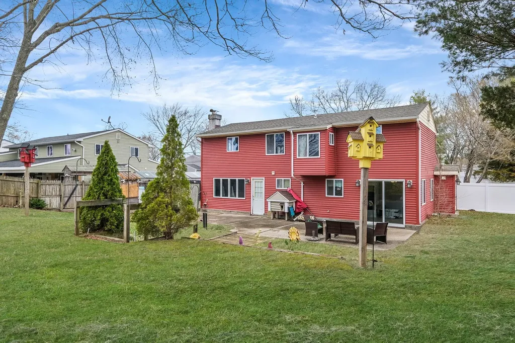 18 Corvette Road Selden NY 11784