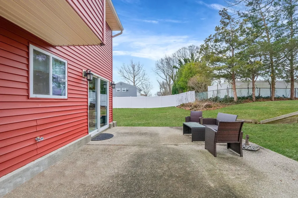 18 Corvette Road Selden NY 11784