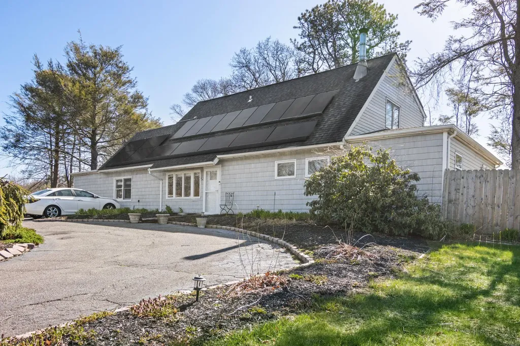 53 Harford Drive Coram NY 11727