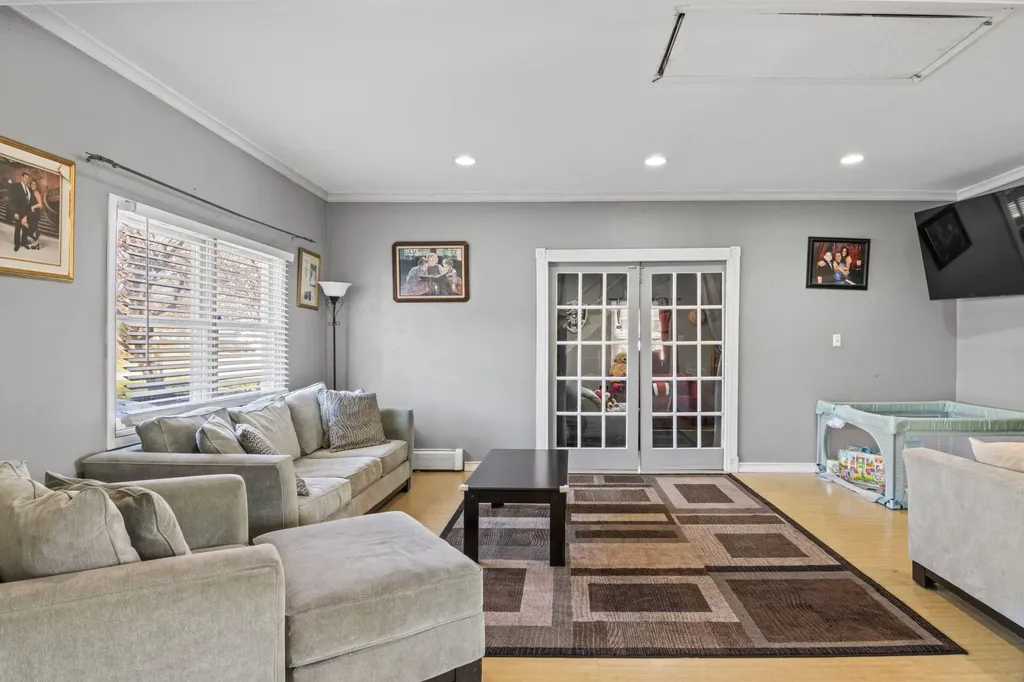 53 Harford Drive Coram NY 11727